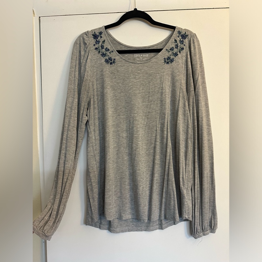 American Eagle Soft & Sexy Gray Embroidered Long Sleeve Top